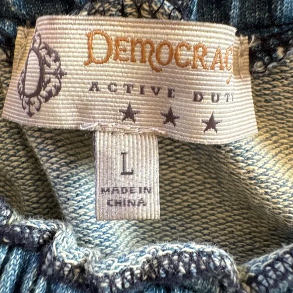 NWT Blue Peasant‎ Off-Shoulder Cottagecore Sweatshirt with Lace Detail Size L - Picture 2 of 6